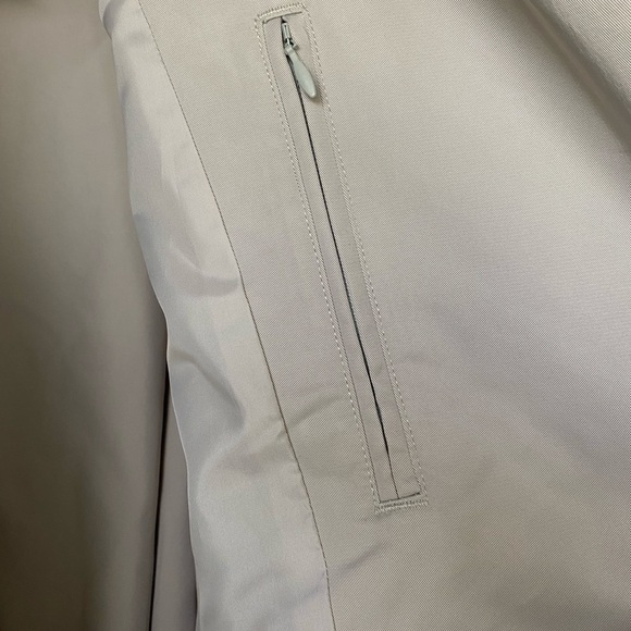 The Transit Trench Coat Ltd Edition by Away Travel Sand Size Large - Picture 6 of 15